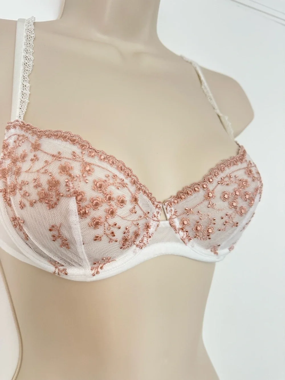 La Perla White and Brown Floral Lace Bra